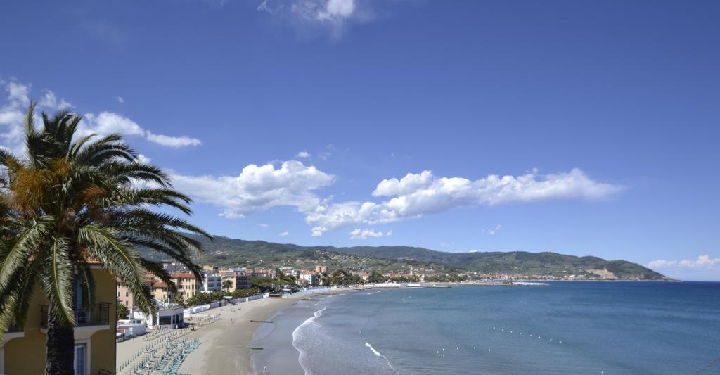 Hotel La Baia Diano Marina Esterno foto