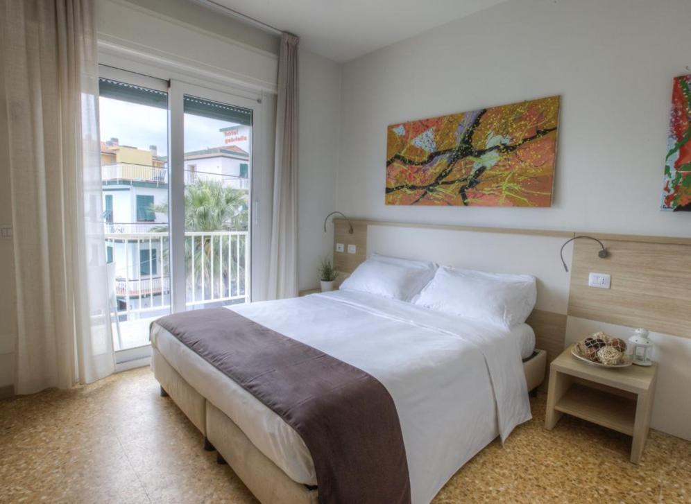 Hotel La Baia Diano Marina Esterno foto
