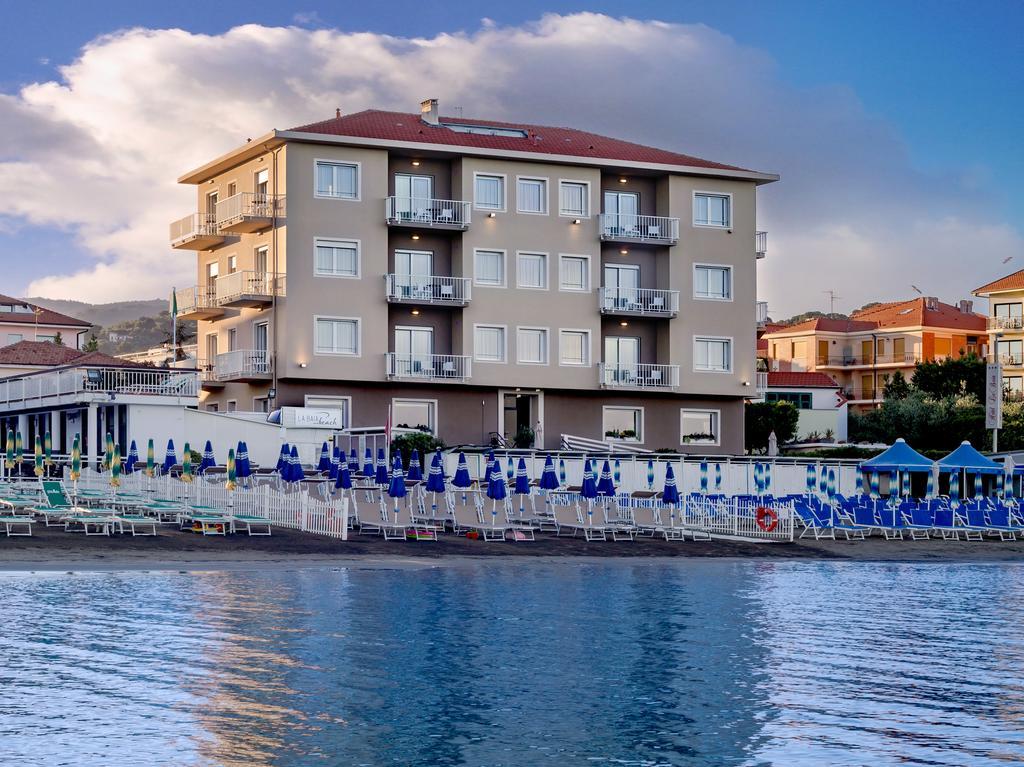 Hotel La Baia Diano Marina Esterno foto