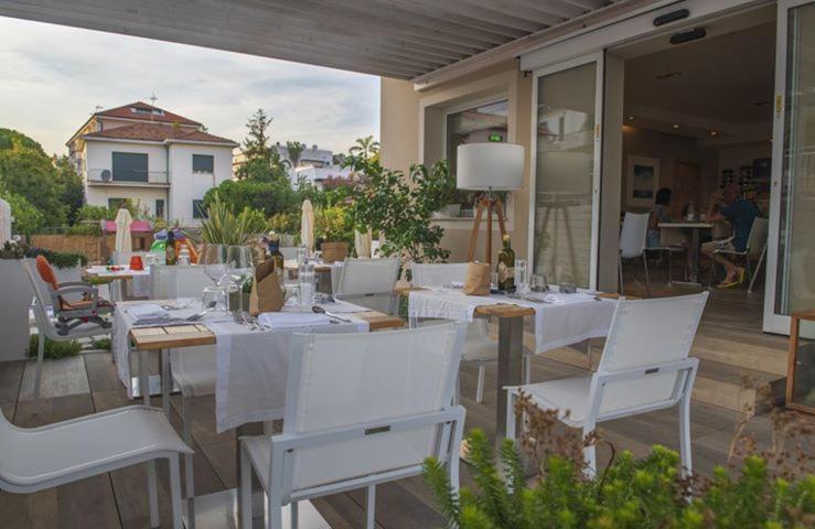 Hotel La Baia Diano Marina Esterno foto